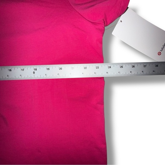 NWT LULULEMON Love Curved-Hem Crewneck T-Shirt - Passionate 16 - Picture 10 of 13